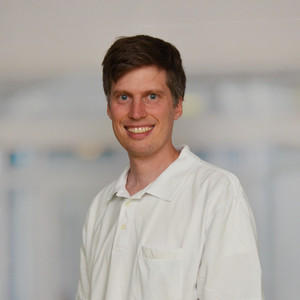Portrait Dr. med. Constantin Biermann, Oberarzt Radiologie, Team, Amalie Sieveking Krankenhaus, Hamburg-Volksdorf